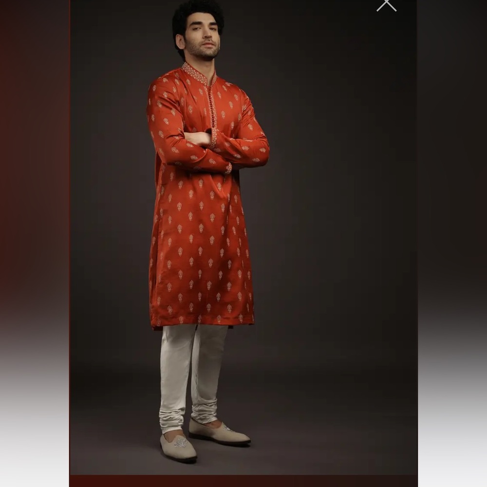 Men’s Kurta set in silk. Worn once!